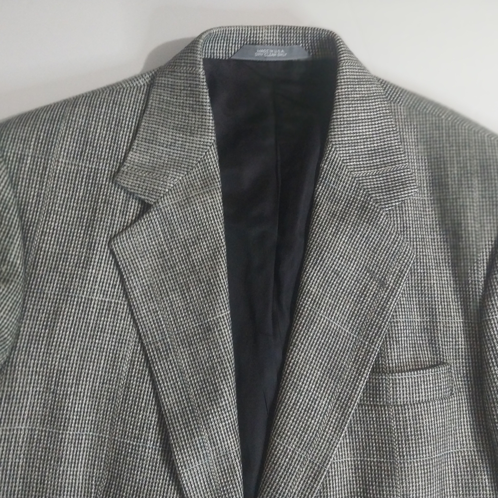 AGGAT IMPERIAL Sophisticated Charcoal Blazer for Men - Picture 4 of 13